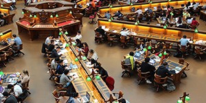 美国文理学院 奖学金，美国大学奖学金和助学金有哪些类型